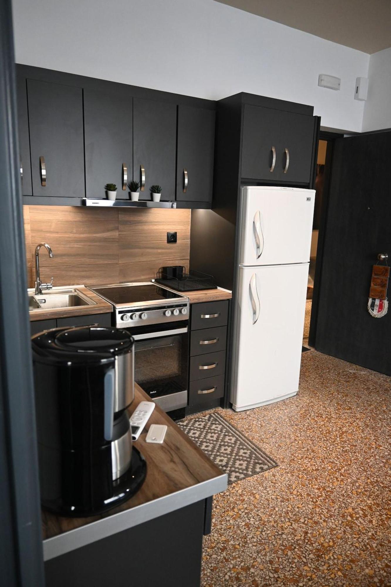 Haris 303 Apartment By Vpn Accomodation Athens Exterior photo